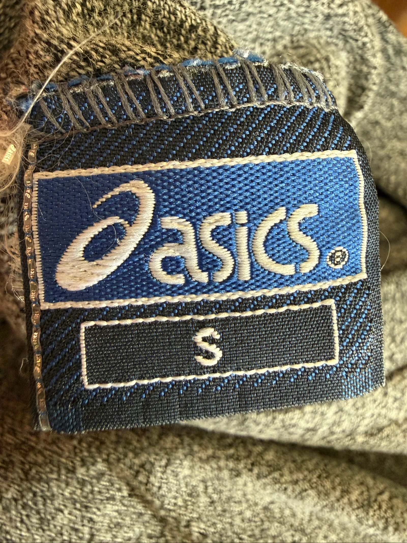 Camiseta Asics hombre S – Gris melange – Logo bordado – Perfecto estado – photo 8